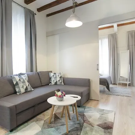 Tendency Plaza Espana 3 Apartment Barcelona